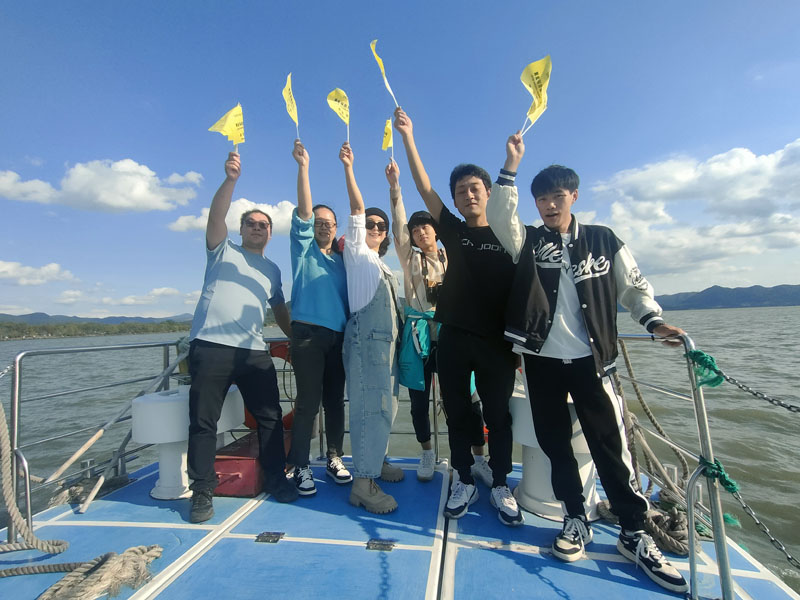 Team-Building ad Dongqian lacum in Ningbo